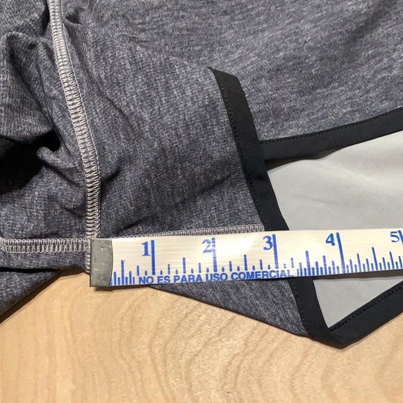 LULULEMON Speed Short Heathered Black / Black - Picture 12 of 12